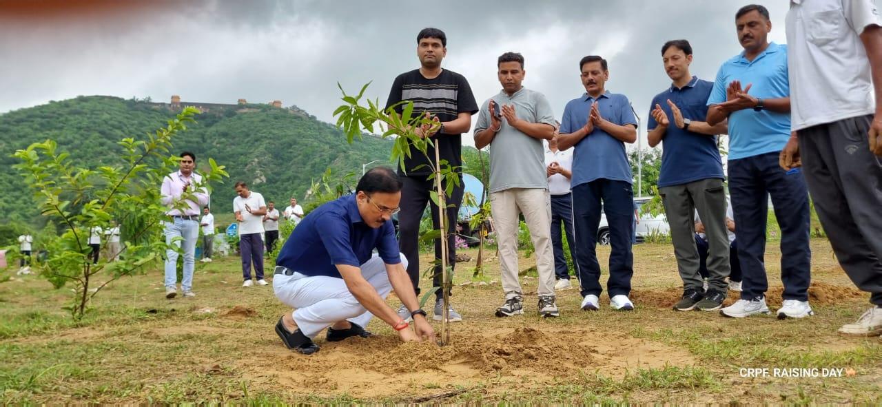  एक पौधा मां के नाम के तहत पौधारोपण कार्यक्रम राजस्थान सेक्टर हेड क्वार्टर
